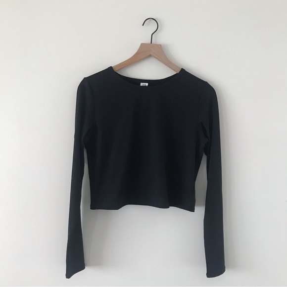 Fabletics Avery Black Long Sleeve Get It Twisted Crop Top - Size Medium - Picture 2 of 11